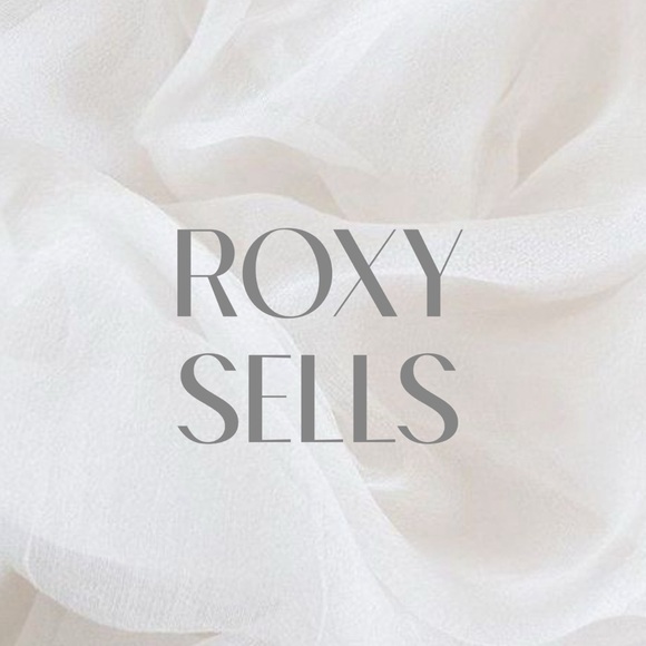 Meet your Posher, Roxy - Picture 1 of 1